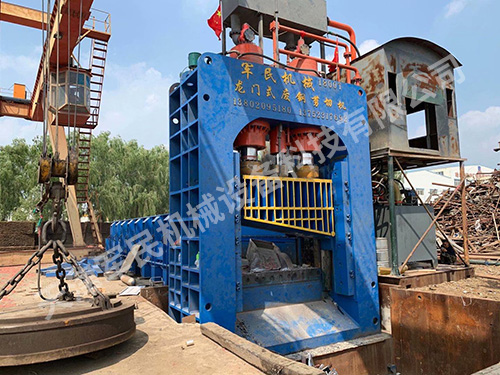 1800 tons